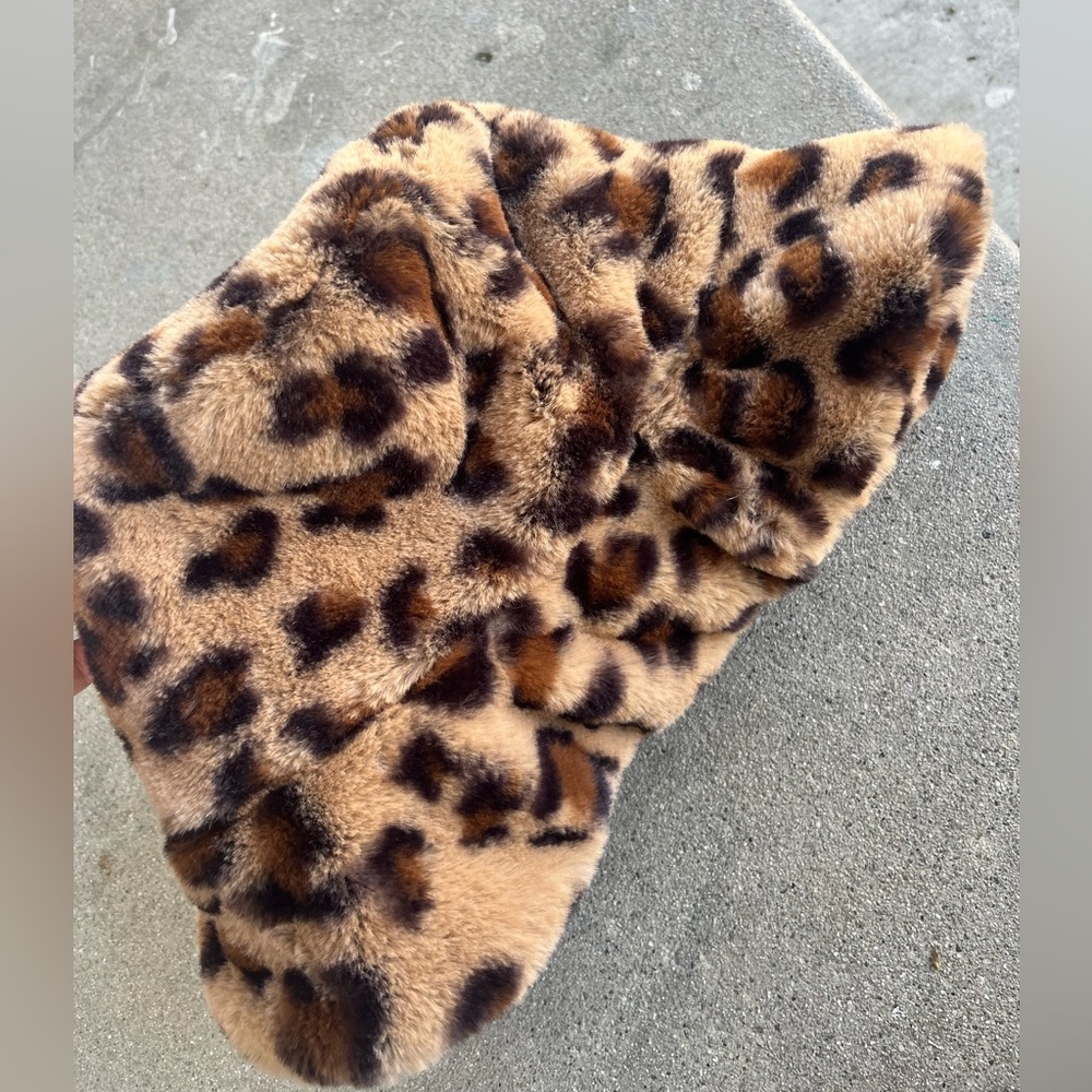 Leopard Bucket Hat 🐾 - Picture 2 of 5